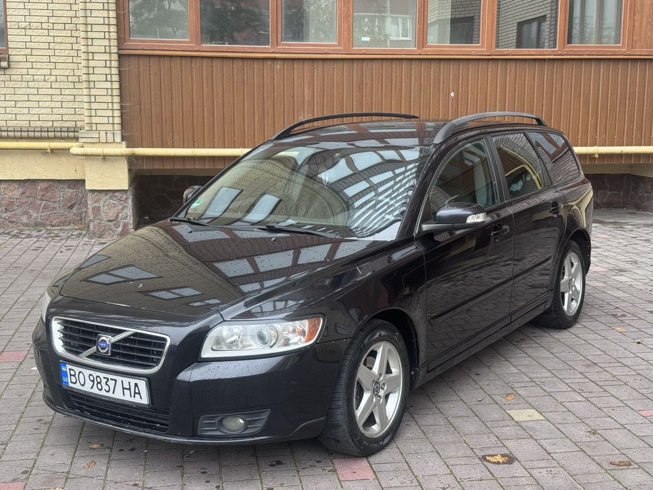 Продам Volvo v50 2.0d