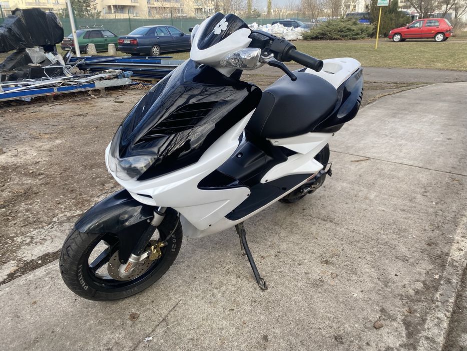 Yamaha Aerox 70 malossi sport yasuni dellorto stage6 polini 2t str8