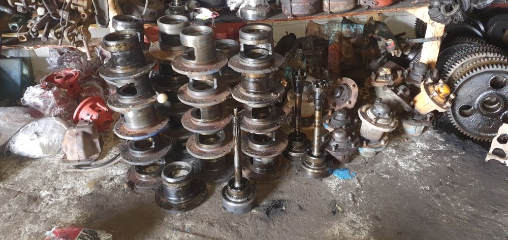 Продам полуось МТЗ. Чулки  шестерні сонячні циліндрички подшипнік гсв