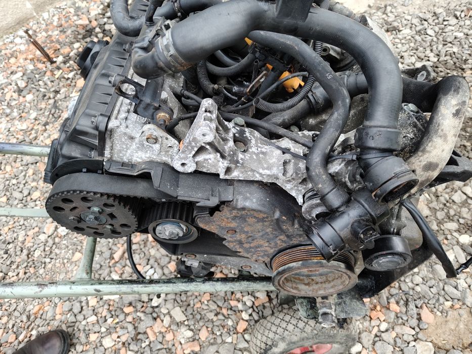 Silnik audi a4 b6 b7 mocowanie łapa wtryski 1,9 TDI AVF