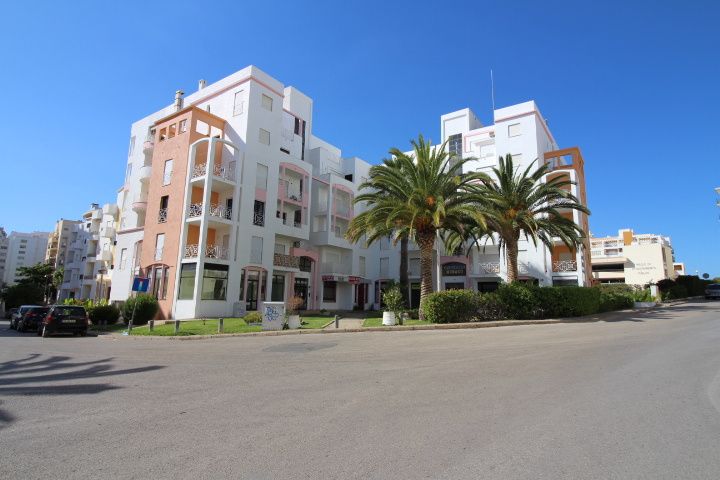 Apartam. Ferias Armacao de Pera perto da praia com piscina e garagem