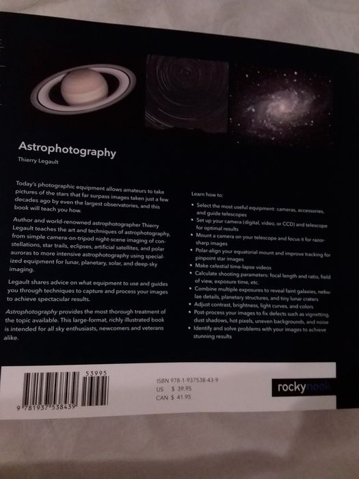 Книга Астрофотографія в мякій обкладинці.