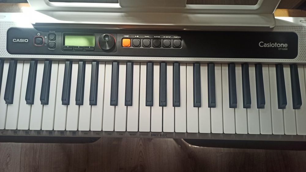 Casio CT-S200 white