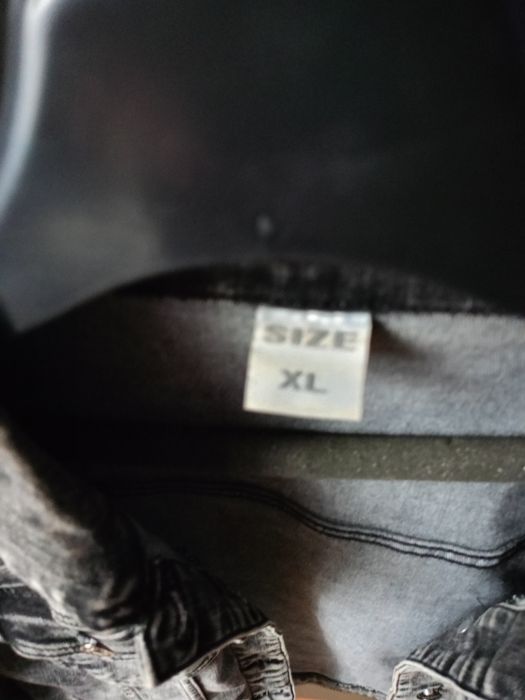 Kurtka damska jeans z metki xl wypada Mz aplikacją