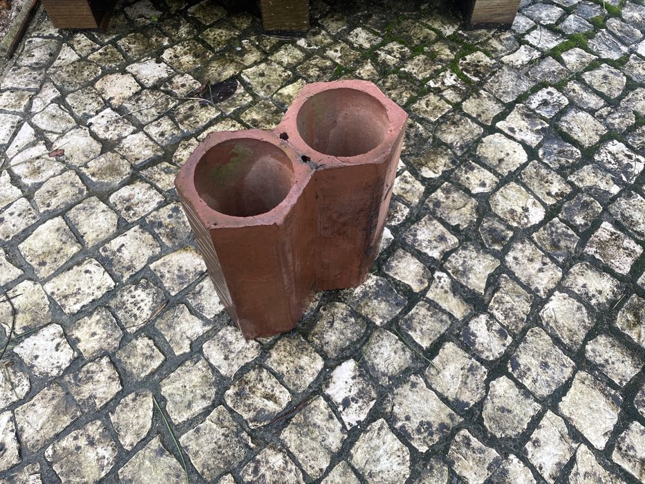 Garrafeira em barro/tijolo ceramico