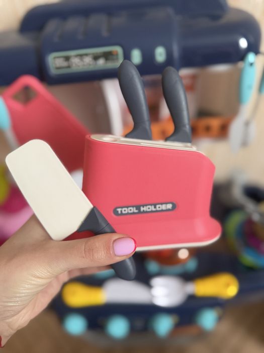 Кухня дитяча,світло,звук,тече вода