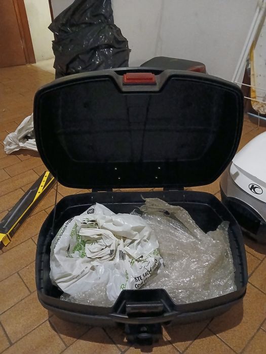 Baú para mota completa com suporte e chave