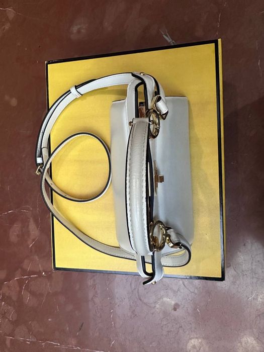 Сумочка від Fendi