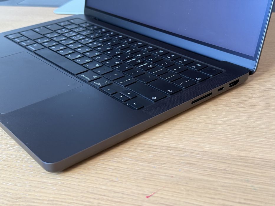 MacBook Pro 14 M5 pro 48GB Ram 2TB ssd matowa matryca