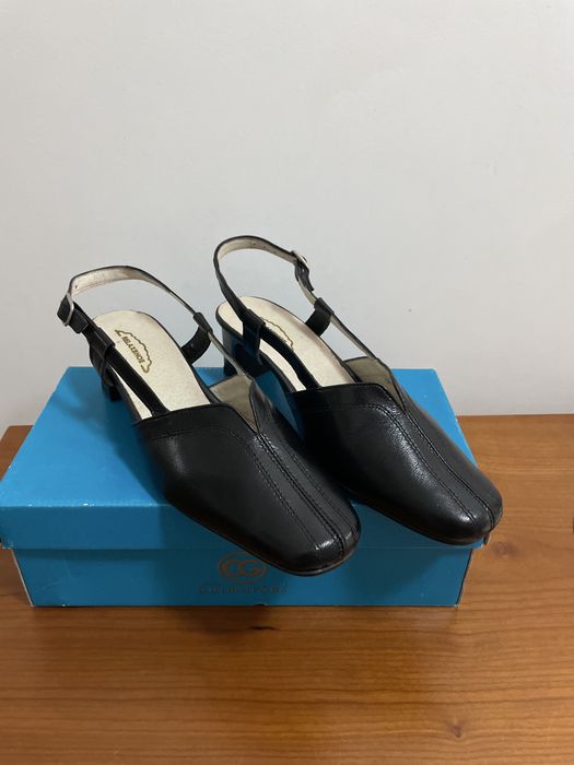 Sapatos aberto atras NOVOS 40 e 39