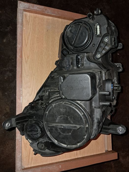 Par de farois/ópticas Bi-xenon Mercedes w211  ORIGINAIS ano   2008