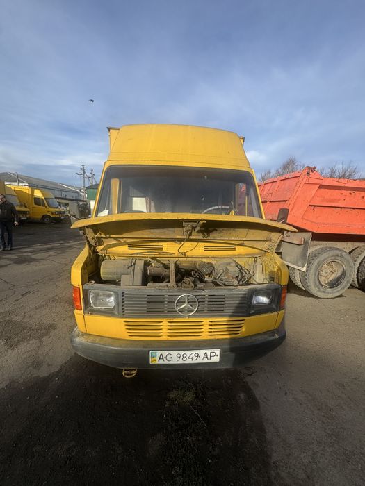 Mersedes хлібовоз вантажний 4 шт