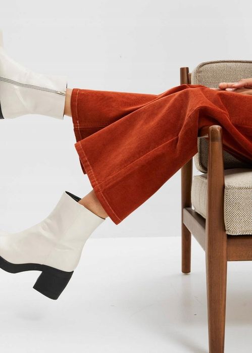 B.P.C spodnie sztruksowe brązowe proste r.50