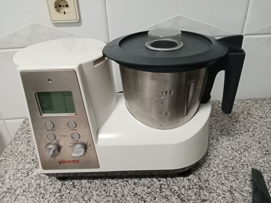 Vende-se Robot de Cozinha Yammi