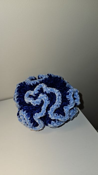 Welurowa handmade duża gumka do włosów scrunchie