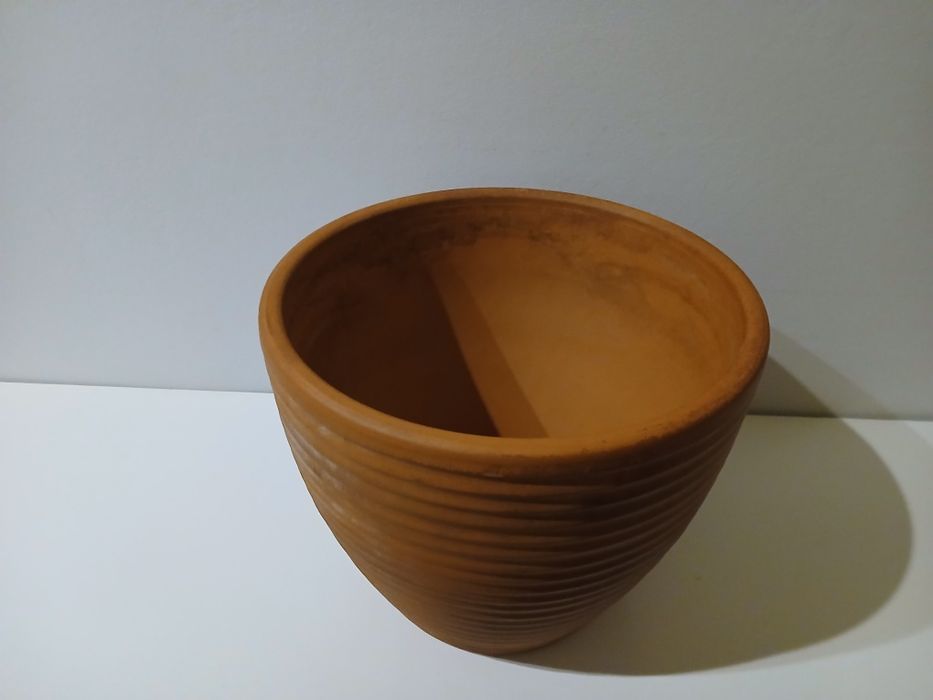 Vaso de barro cónico
