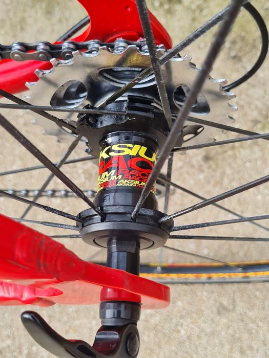 Biclicleta KHS Aero Turbo road bike.