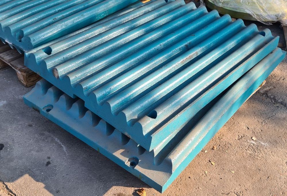 Komplet szczęk okładzin kruszarka szczękowa Extec C10, Sandvik QJ241