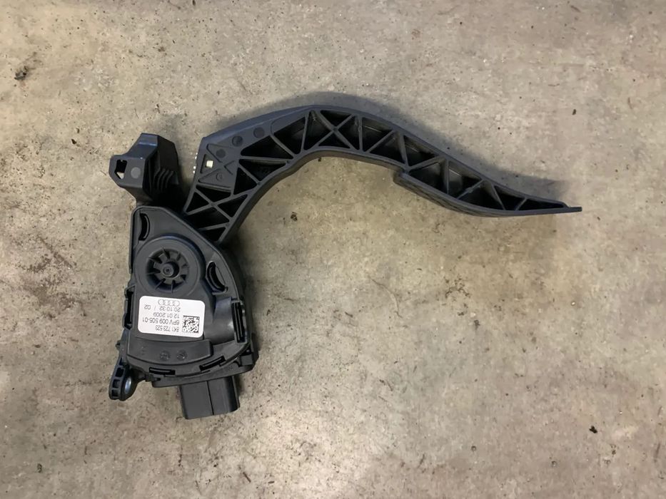 pedał potencjometr gazu 8K1723523 A6 C6 FL Lift 2.7 TDI