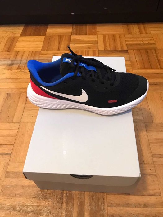 Ténis Corrida Nike Revolution 5 GS BQ tamanho 38.5