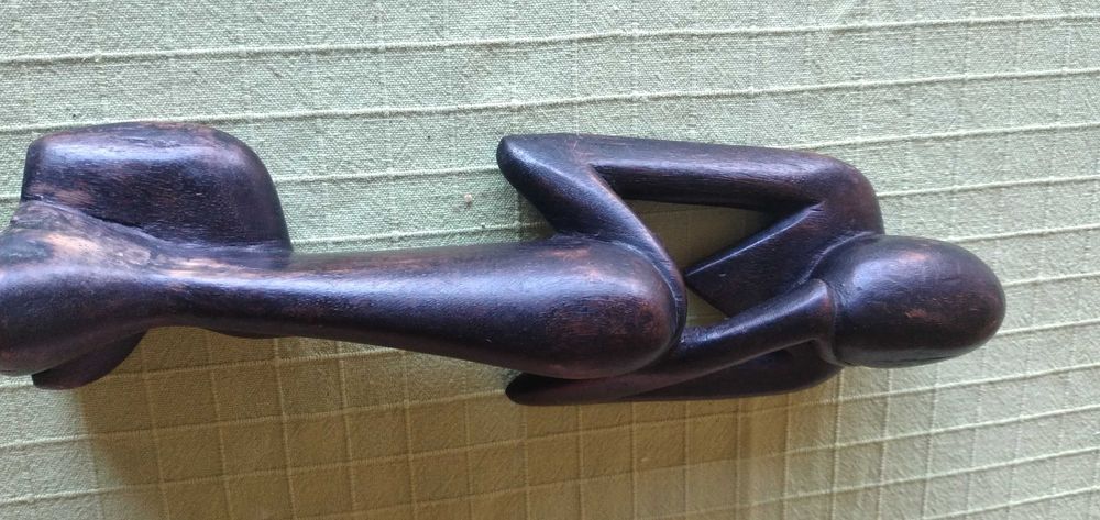 Escultura africana em madeira