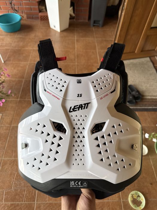 черепаха leatt 3.5