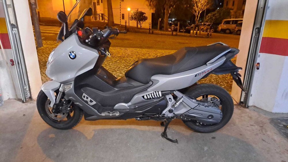 MOTO BMW C650 SPORT