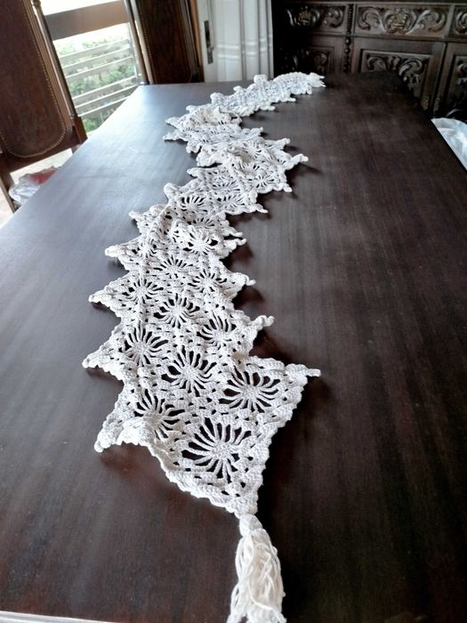 Pano de mesa retangular em crochê