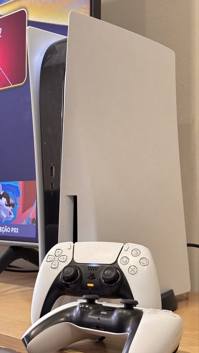 PlayStation 5 + 2 controles