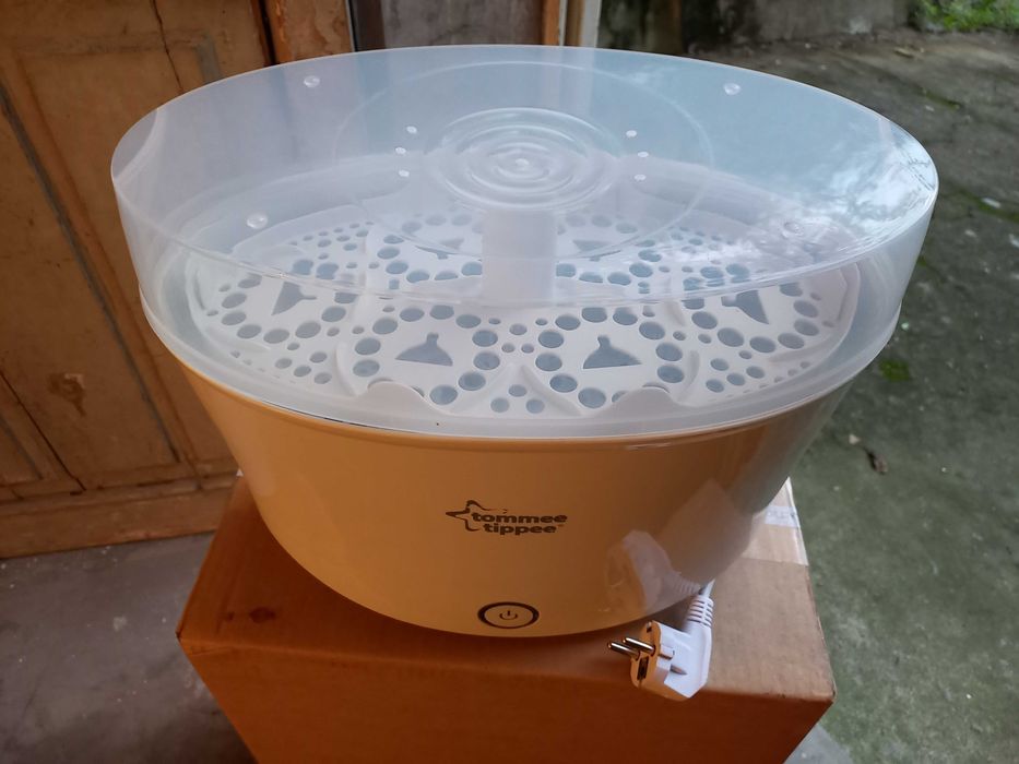Esterilizador de Biberões para Bebé com oferta de cinco biberões