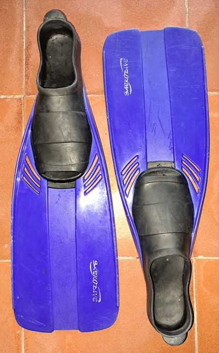 34-35 Barbatanas Azuis