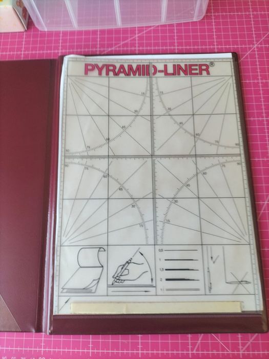 réguas pyramid-liner para arquitetura e design gráfico