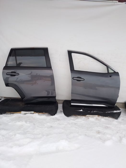 Toyota RAV4 двері права сторона Тойота РАВ4 19-24 року