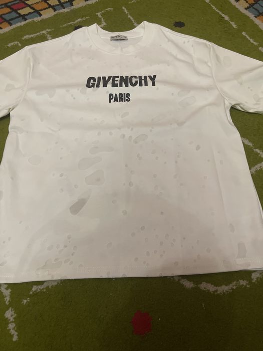 Футболка givenchy