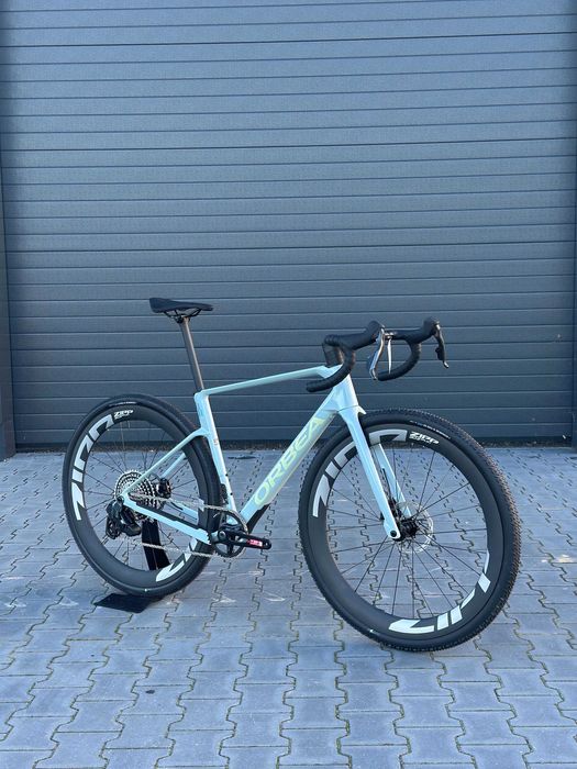 Rower gravelowy Orbea Terra M31e Koła ZIPP 303 XPLR