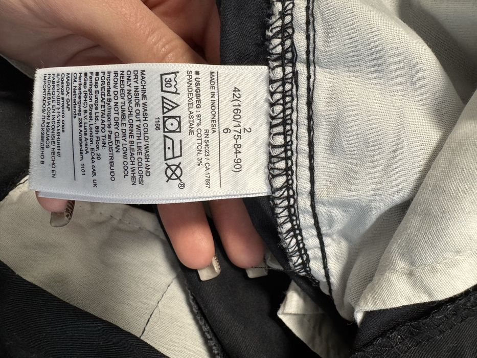 жіночі шорти GAP