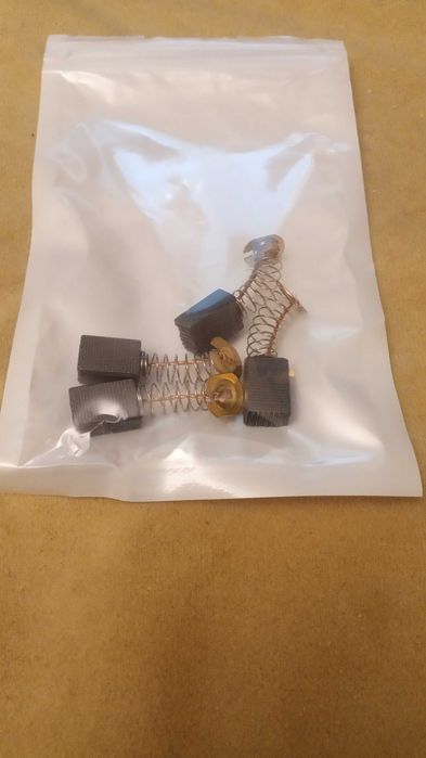 Szczotki węglowe do elektronarzędzi 6x9x13mm z talerzykiem 4szt.