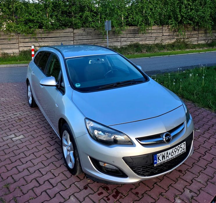 Opel Astra 1.4T 140km - kombi - navigacja - alufelgi 17