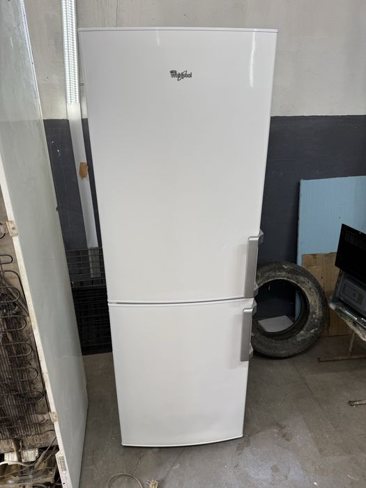 Холодильник Whirlpool