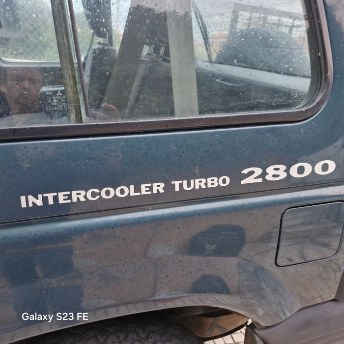 Vendo jipe Mitsubishi  2.8 diesel do ano 1998,.com 260.000km