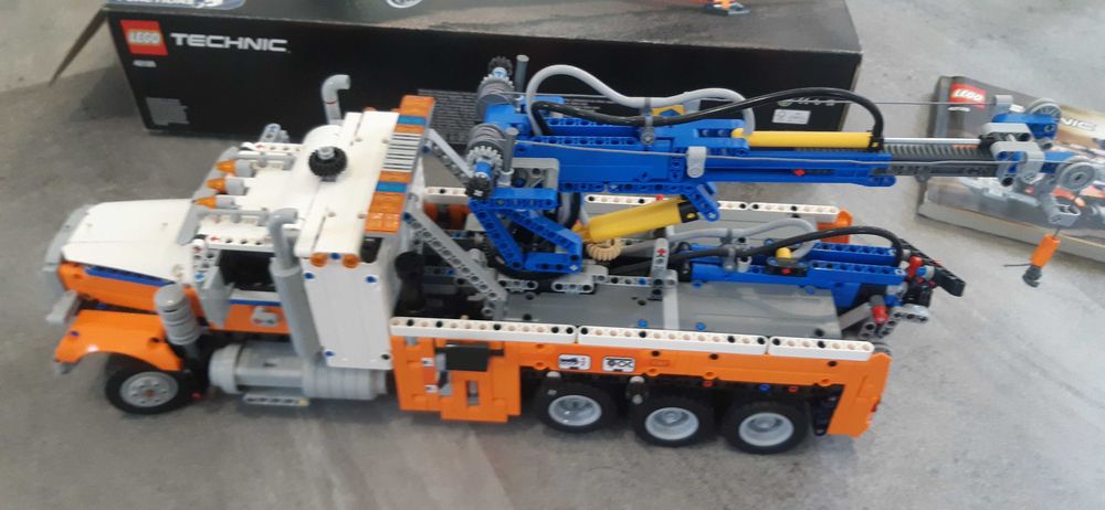 LEGO 42128 Technic Ciężki Samochód Pomocy Drogowej