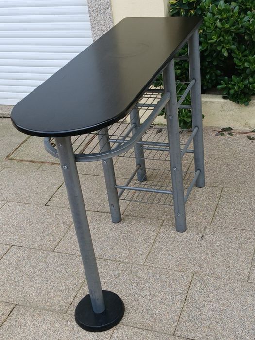 Vendo BALCÃO de cozinha/MESA com prateleiras de arrumação + 2 CADEIRAS