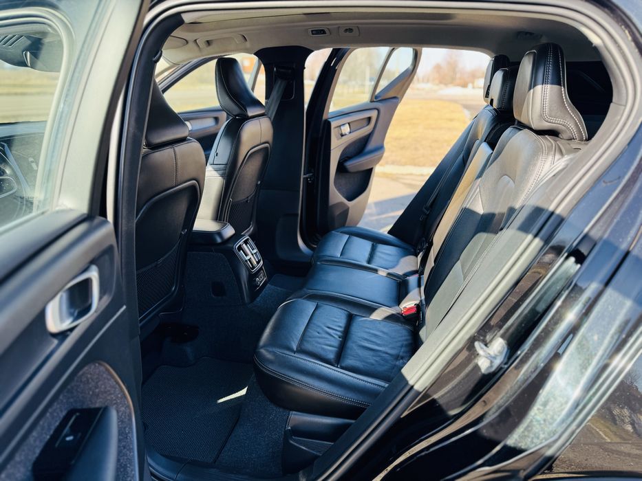 Volvo XC40 1.5PHEV AWD R-Design 2022рік Official