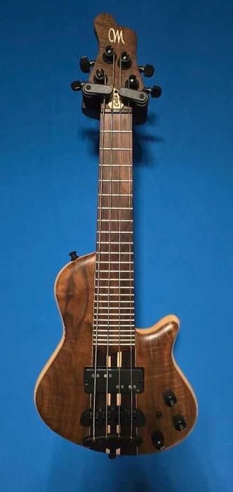 Mayones Cali gitara basowa bas Mini stan sklepowy