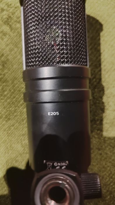 Microfone Condensador Superlux E205