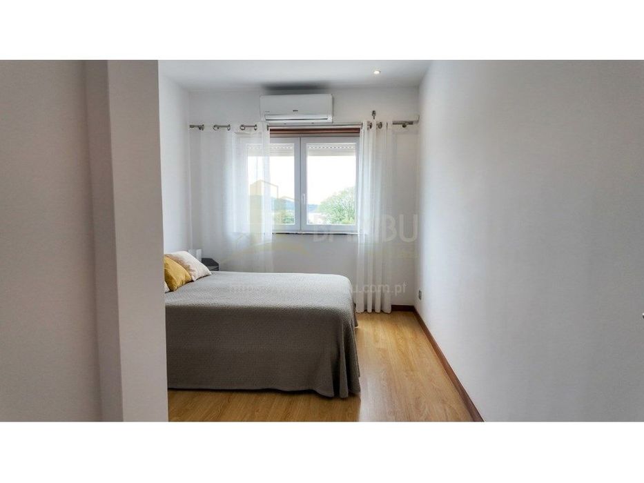 Seixas: T2 remodelado com vistas rio