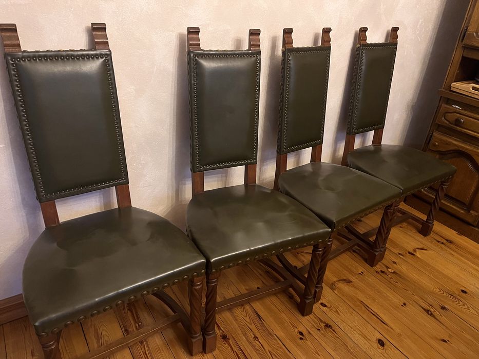Stół rozkładany + skórzane fotele