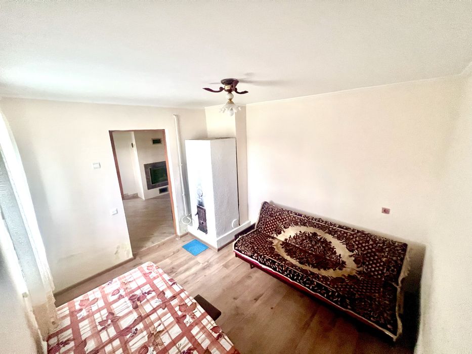 Хата,гараж,сауна,озеро,літня кухня,стайня,