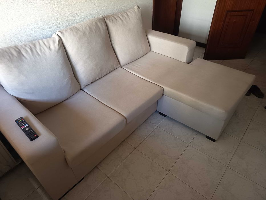 Sofá de cor Bege | Chaise Longue Reversível | Feira dos Sofás