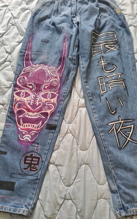 Жіночі джинси з ручним розписом